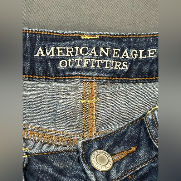 American Eagle Denim Shorts Women Size 8 Super Stretch Raw Hem Blue Distressed - Picture 8 of 10